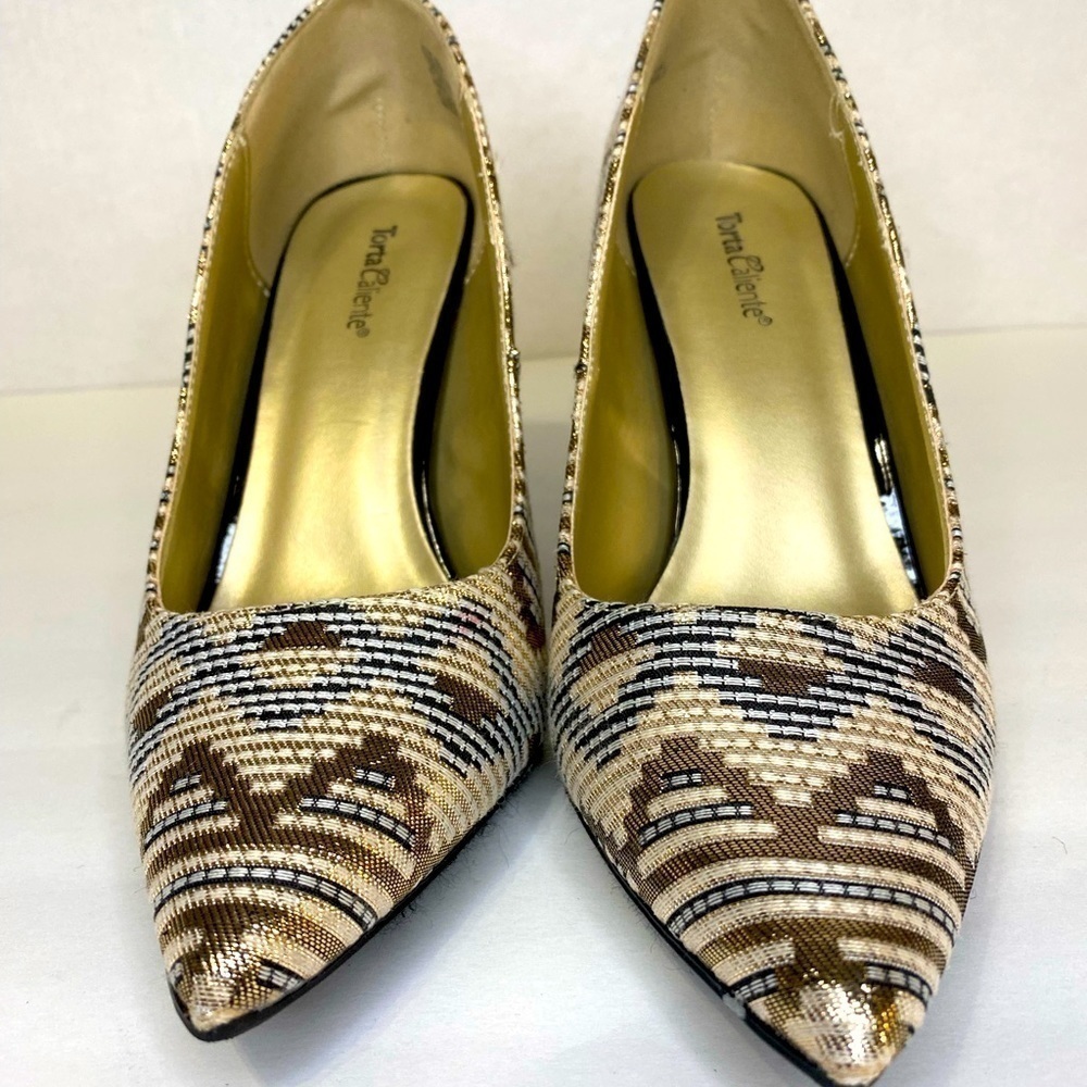BEAUTIFUL and fancy! from Torta Caliente size 9